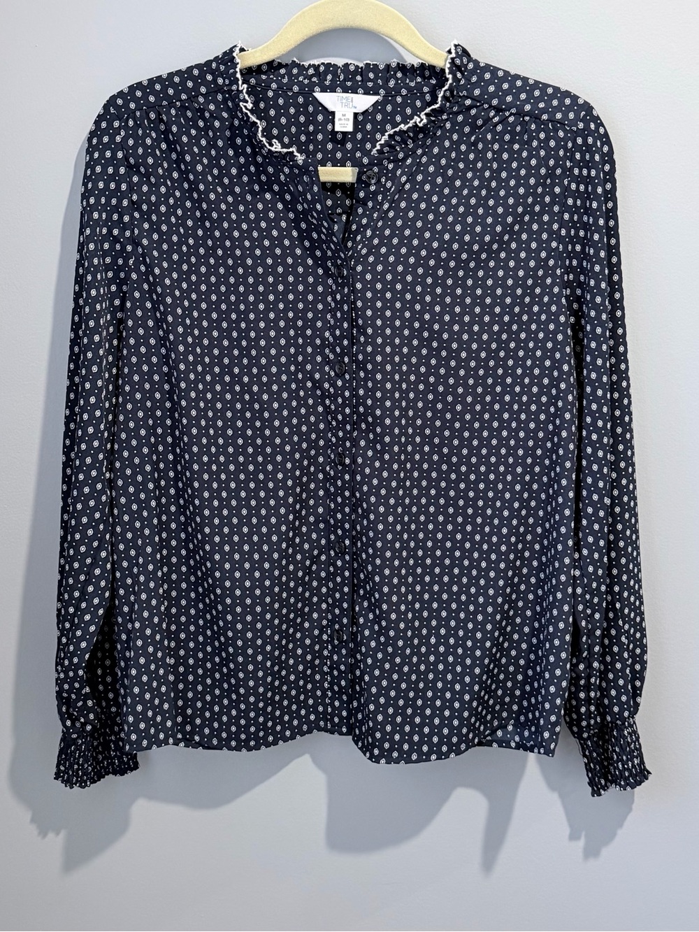 Time and Tru Ruffle Neckline Blouse NWOT Medium
